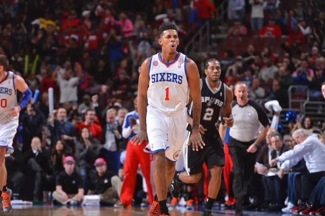 主裁谈拜仁点球：塔的手扩大了接触面积；凯恩的肘碰到了对方（主裁解析拜仁点球判罚：塔手部扩大防守面积，凯恩肘部与对手有接触）