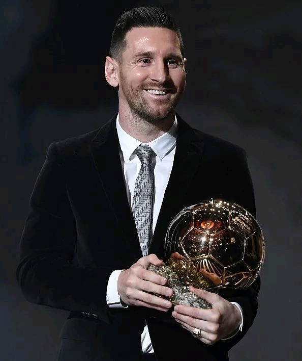 魔鬼主场！拜仁在欧冠小组赛／联赛阶段主场已连续37场不败（拜仁主场如堡垒：欧冠小组赛与联赛已连续37场不败）