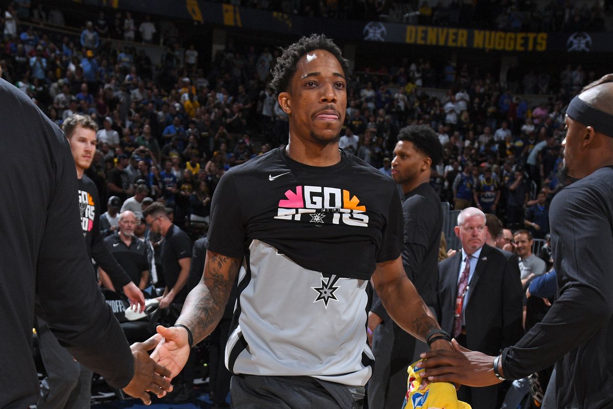 中国队在米兰冬奥会冰壶落选赛中以5-2战胜菲律宾队，取得三连胜，成为唯一全胜队伍。（米兰冬奥冰壶落选赛：中国队5比2胜菲律宾，豪取三连胜成唯一全胜队）