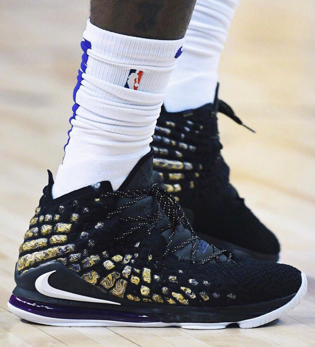 本赛季防守突破时被过掉比例最高的球员：东契奇高居第二（本季被对手突破成功率最高的球员榜：东契奇位列第2）