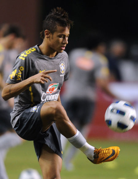 点球大战十人温哥华白浪6-5洛杉矶晋级四强，孙兴慜双响+失点（十人温哥华白浪点球6-5淘汰洛杉矶进四强，孙兴慜梅开二度且罚丢点球）