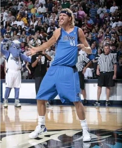 欧冠：巴黎2-0轻取泽尼特（欧冠：巴黎2-0完胜泽尼特）