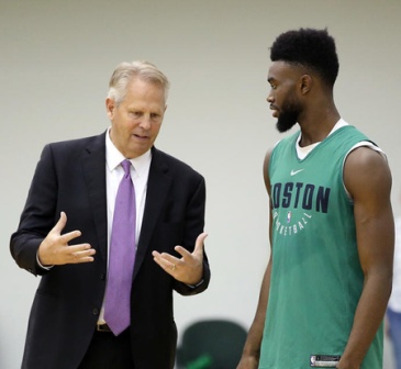 德国能否在明年世界杯上夺冠？帕夫洛维奇：一切皆有可能（帕夫洛维奇展望明年世界杯：德国夺冠一切皆有可能）