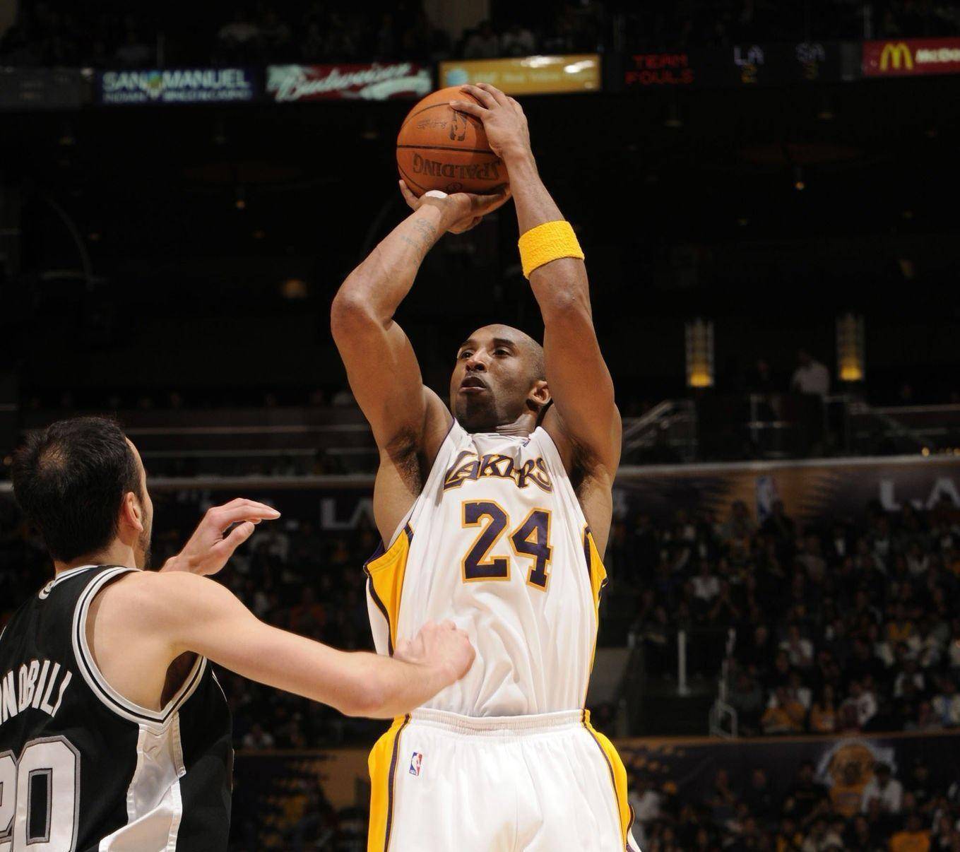 CBA：广东男篮顶住压力 力克广厦（CBA：广东男篮抗压制胜 擒下广厦）