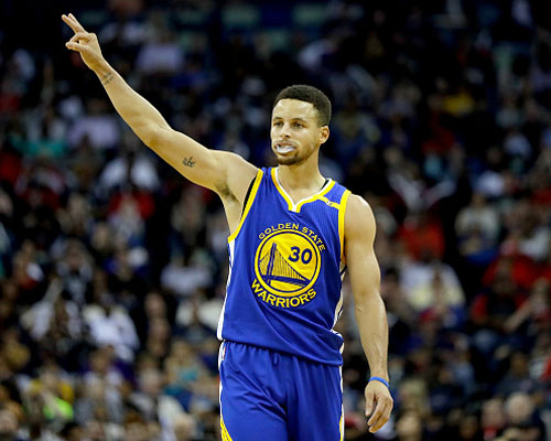 快船队史仅2人多次砍下单场50分：哈登和鲍勃·麦卡杜（快船史上多次砍下50分的唯二球员：哈登与鲍勃·麦卡杜）