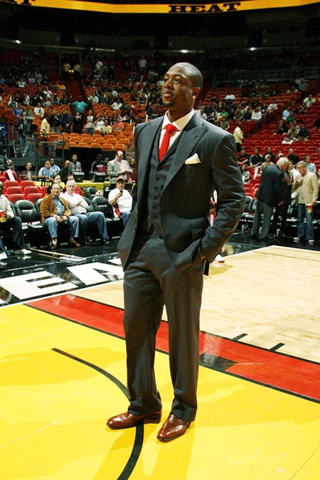 17岁厄瓜多尔中场神童横空出世，仅需20万欧转会费，4大欧洲豪门抢疯（17岁厄瓜多尔中场新星爆红，20万欧即可签下，四大豪门竞相出手）