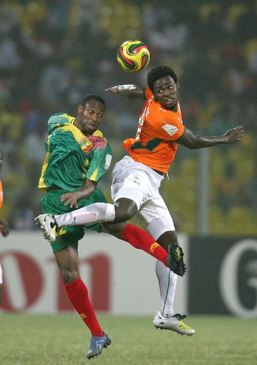 记者：阿贾克斯正接触前狼堡主帅西莫尼斯，视为海廷加继任者（阿贾克斯洽谈前狼堡主帅西莫尼斯，拟接替海廷加）