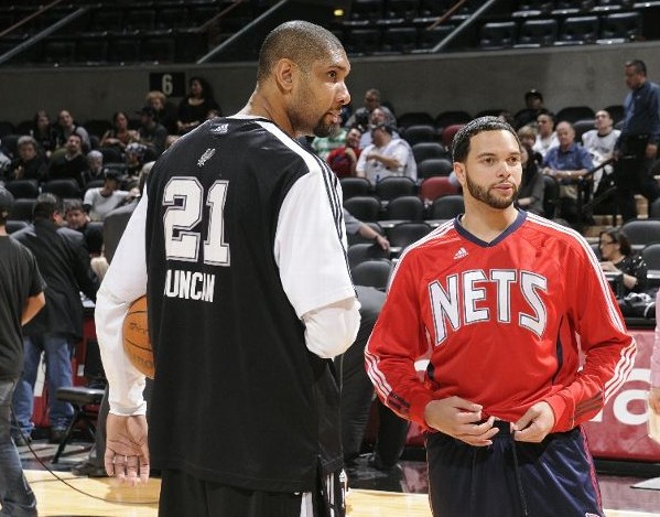 快船队记：伦纳德预计可以出战明天对阵独行侠的背靠背比赛（快船记者：伦纳德有望出战明日对阵独行侠的背靠背比赛）