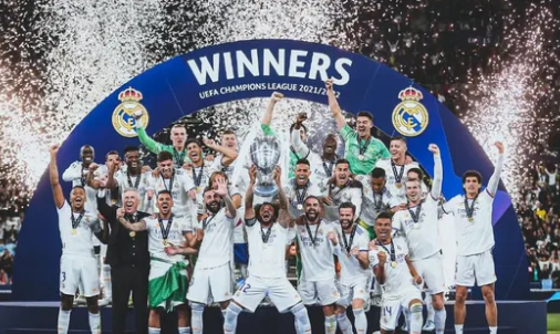 图片报：米兰对金玟哉感兴趣，在今夏就曾观察过他（图片报：AC米兰有意金玟哉，今夏已考察）