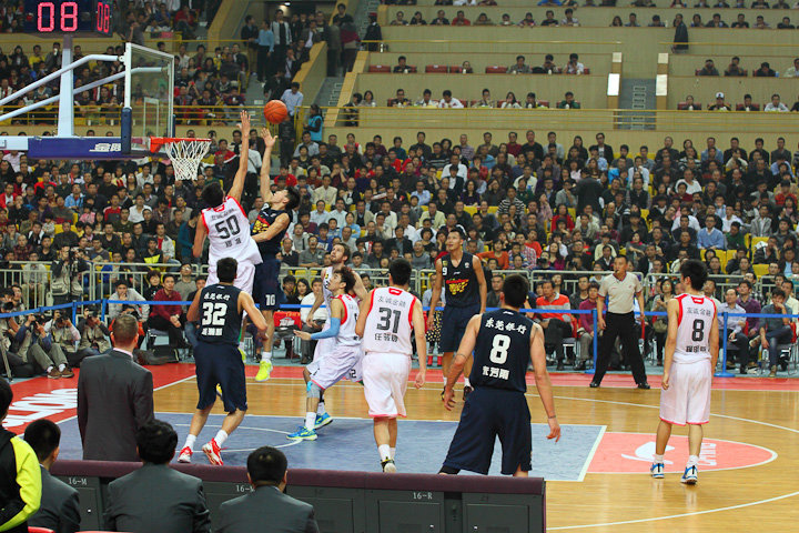 洪都拉斯无缘世界杯，教练泪洒发布会：我们就因一个球被淘汰（洪都拉斯无缘世界杯 主帅发布会落泪：败在一球之差）